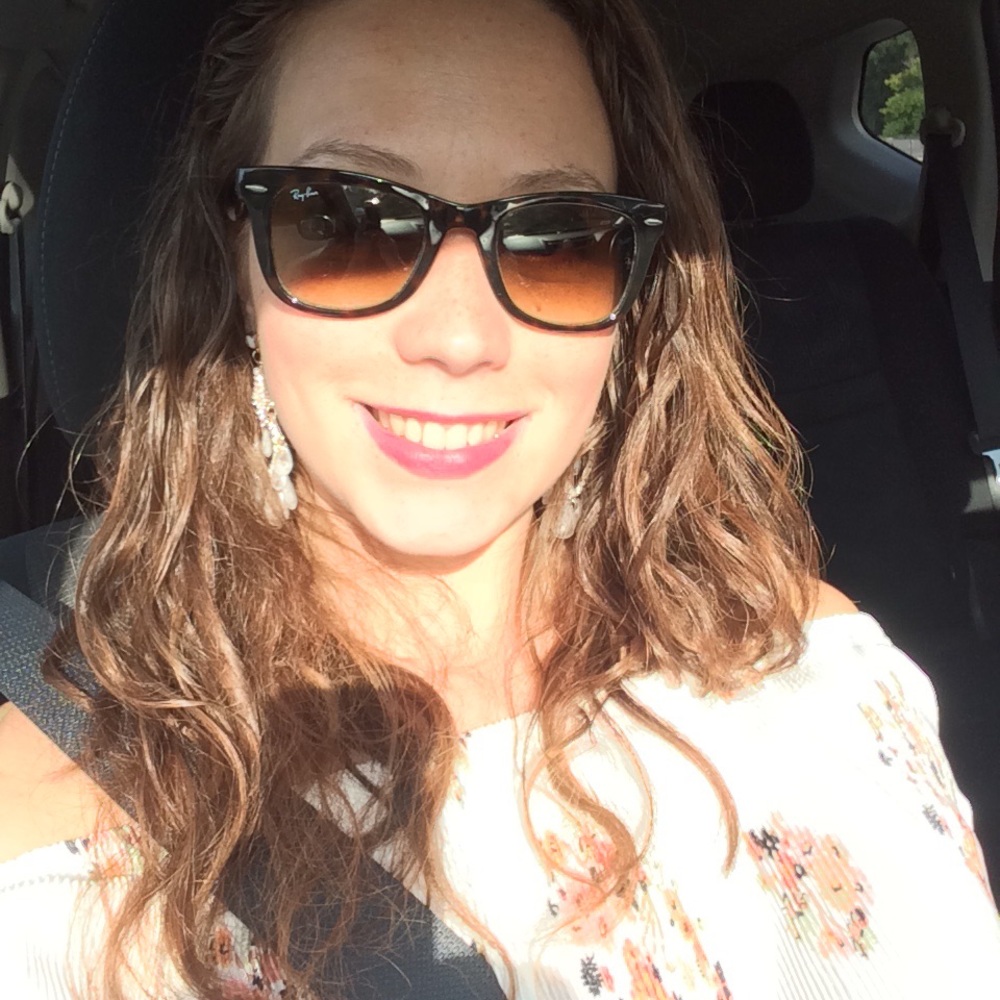 Meet your Posher, Maria